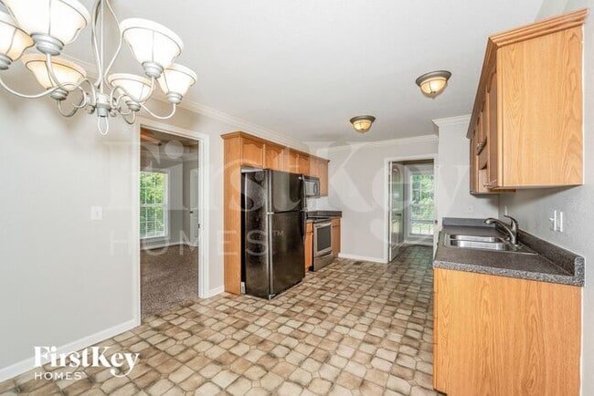 Building Photo - 29 Parkwood Dr