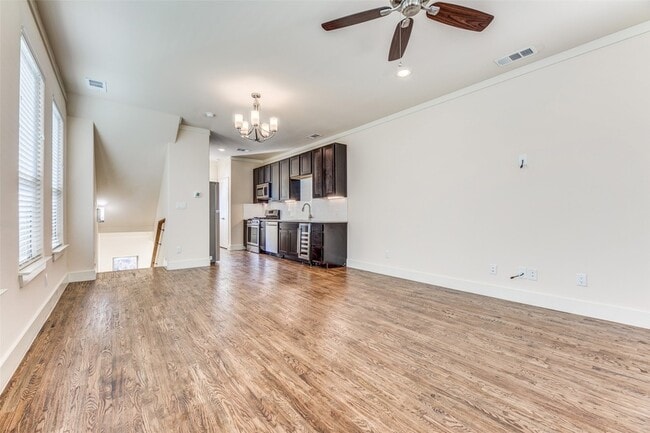 Building Photo - 4316 Hartford St