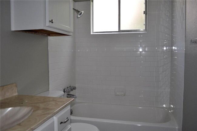 Building Photo - 8904 Curlew Dr