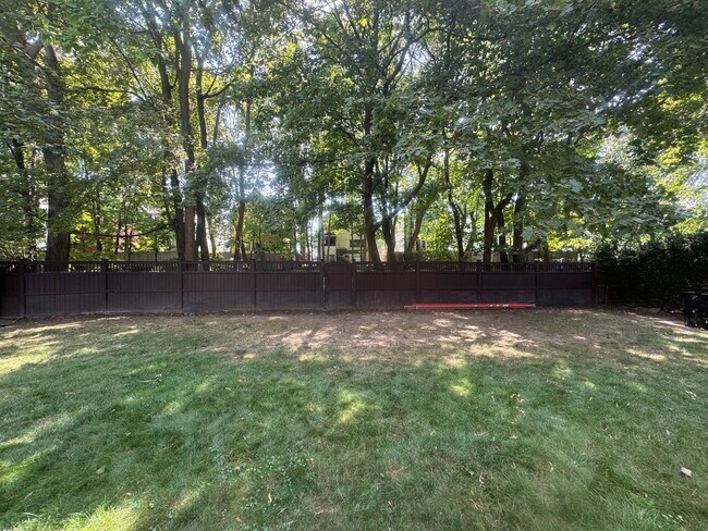 Building Photo - 86 Morrison Ave