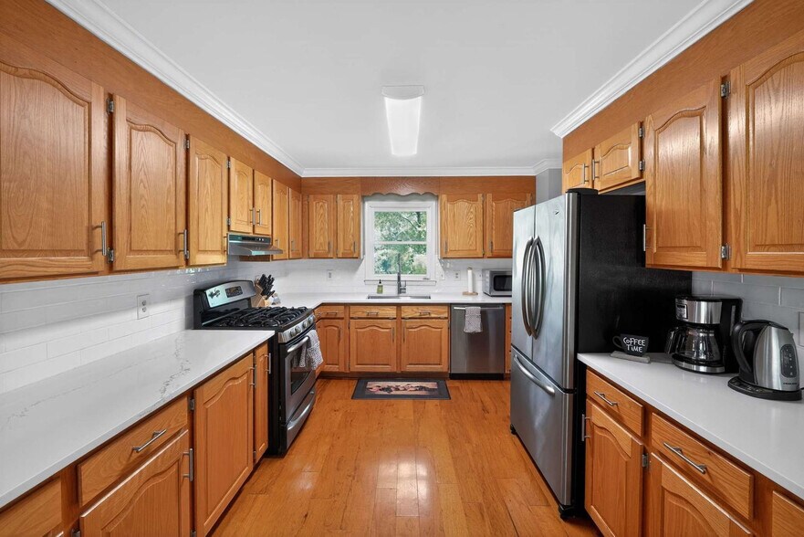 Building Photo - 7953 Woodhill Cove Ln