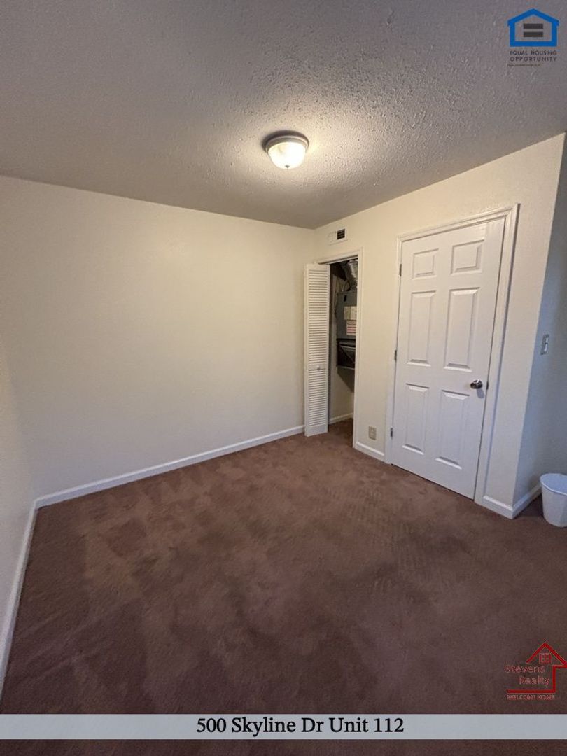 Building Photo - 500 Skyline Dr