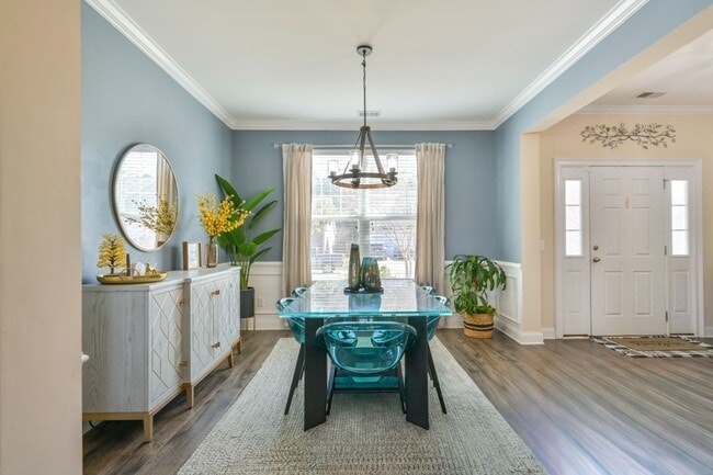 Building Photo - 430 Spectrum Rd