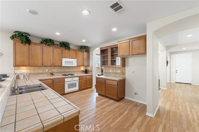 Building Photo - 39951 Capland Dr