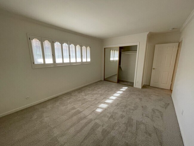 Building Photo - Beautiful Ranch Style House in Rancho Bernardo