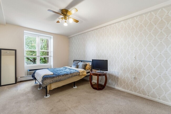 Building Photo - 50 Glenwood Ave