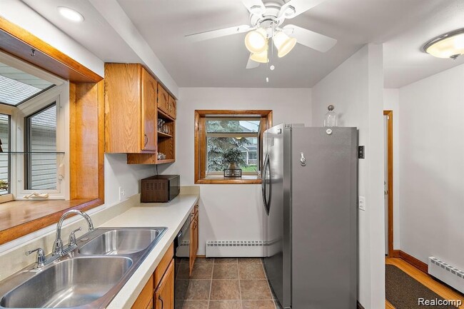 Building Photo - 836 Miller Ave