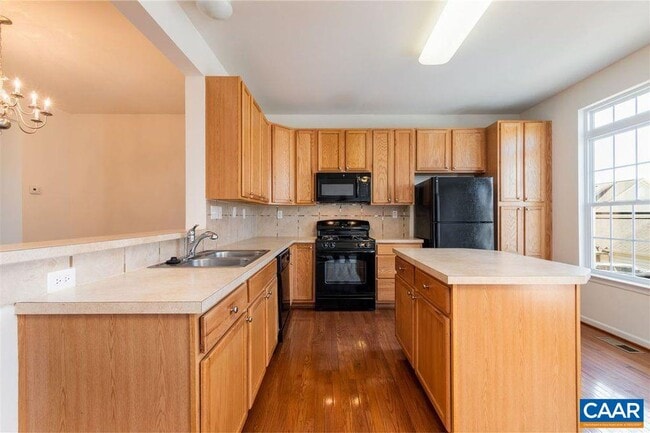 Building Photo - 2138 Lockwood Dr