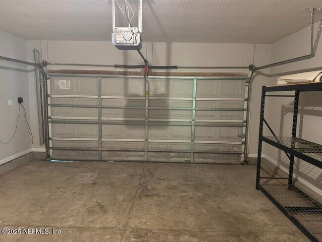 Building Photo - 14014 Summer Breeze Dr
