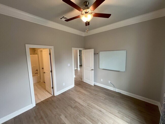 Building Photo - Beautiful 4-Bedroom Home in The Magnificen...