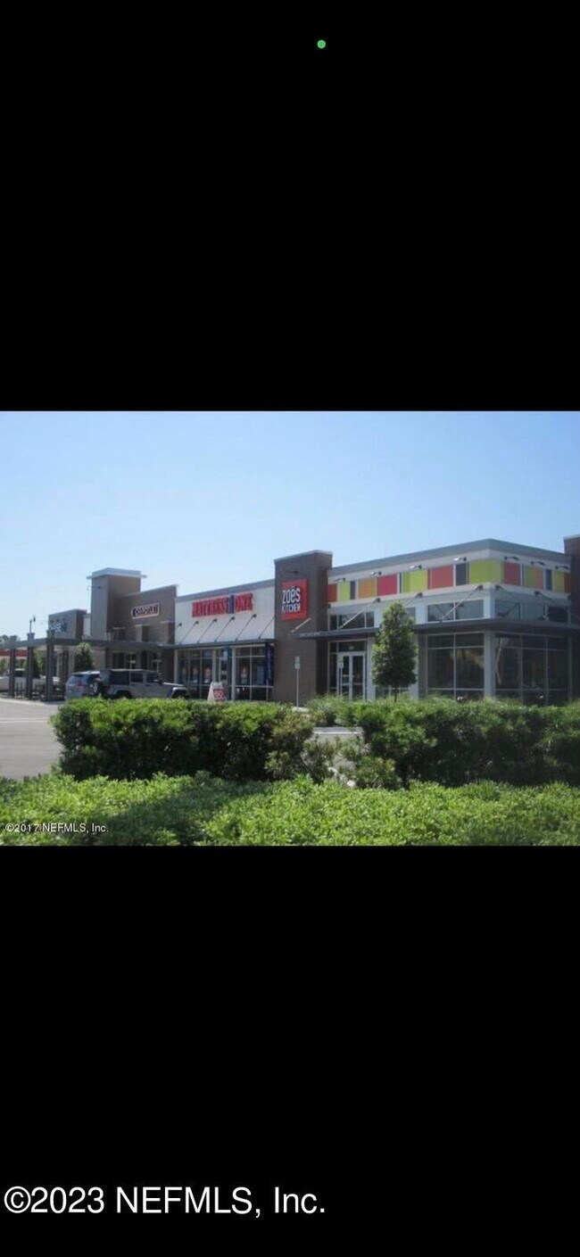 Building Photo - 6801 Roundleaf Dr