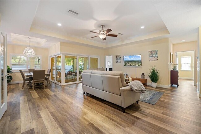 Building Photo - 2339 Datura St