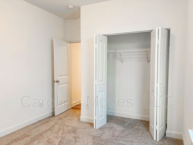 Building Photo - 116 Forest Ridge Way