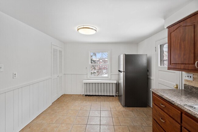 Building Photo - SCORE 50% OFF 1ST MONTH'S RENT IF SIGNED BY DEC 19! Stunning 3 bedroom home in East Pittsburgh av...