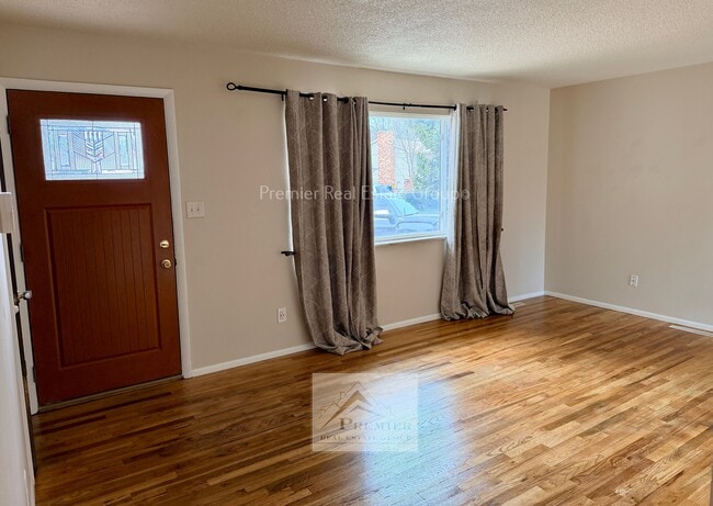 Building Photo - 4519 Bella Dr