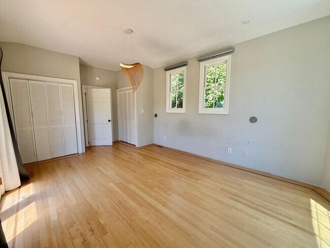 Building Photo - 1538 62nd St