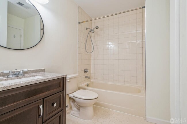 Building Photo - 101 Quince Ct