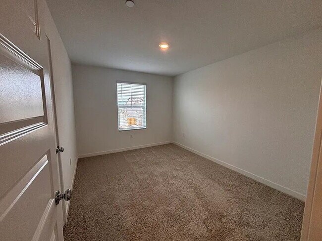 Building Photo - Spacious 5-Bedroom Retreat with 3 Full Baths in Charming Elk Grove