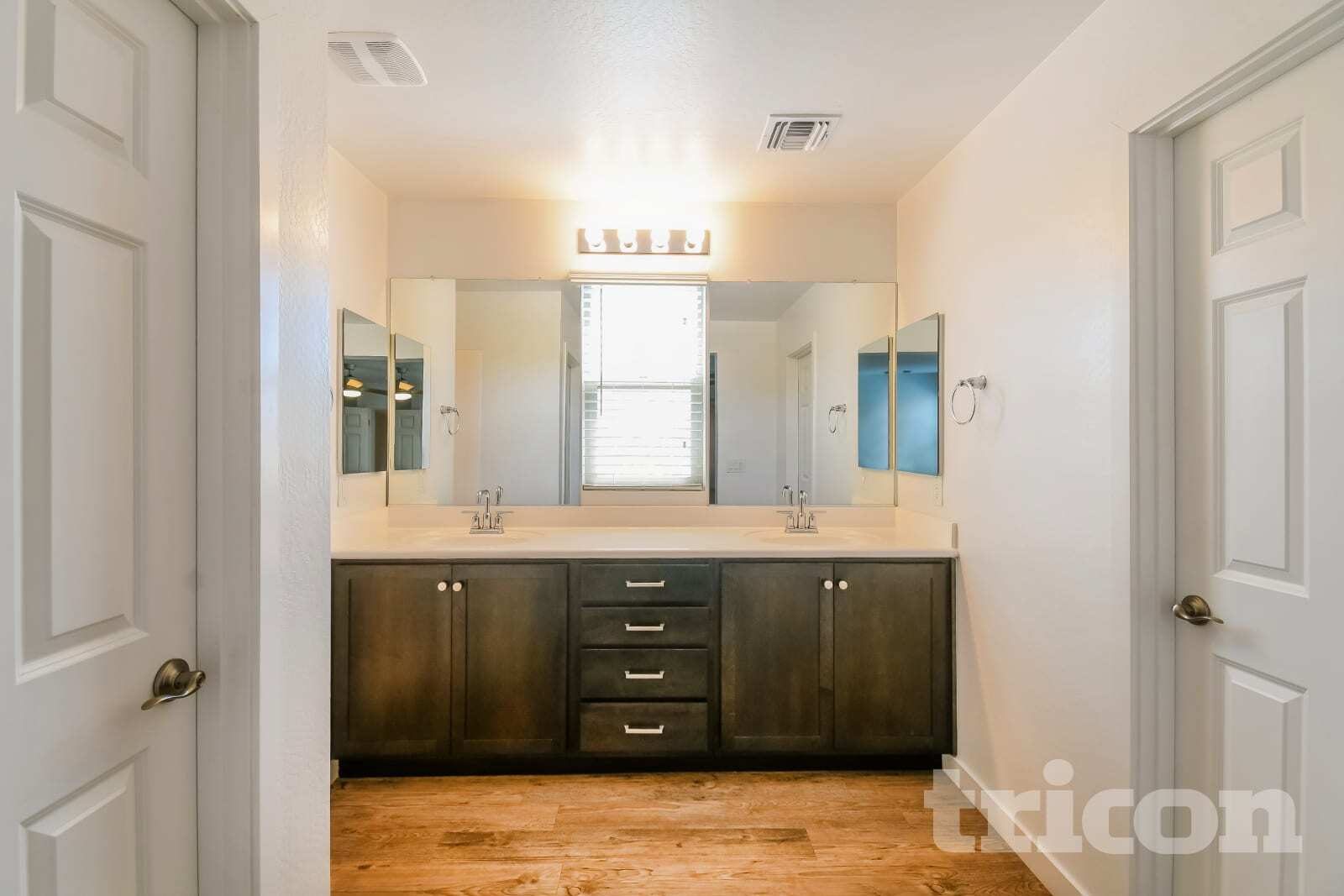 Building Photo - 4804 S Mole