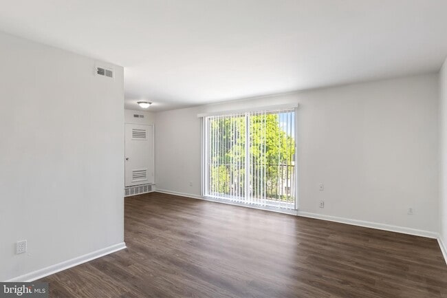 Building Photo - 5124 Astor Pl SE