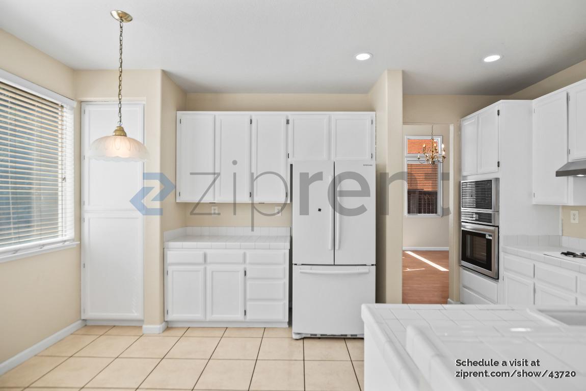 Building Photo - 2341 Whitetail Dr