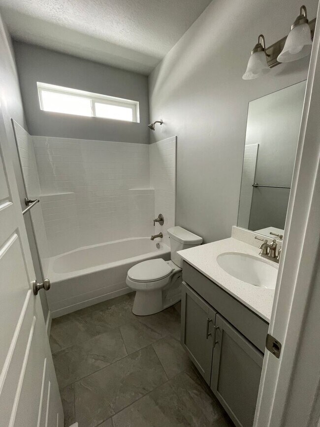 Building Photo - Fantastic GORGEOUS Home!