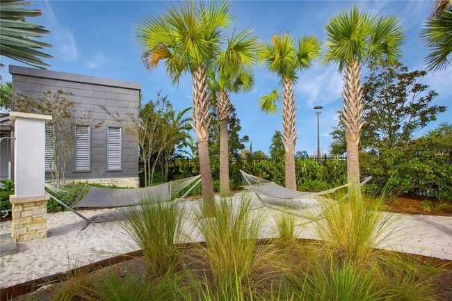Building Photo - Luxurious 3/3.5 Spacious Townhome with a B...