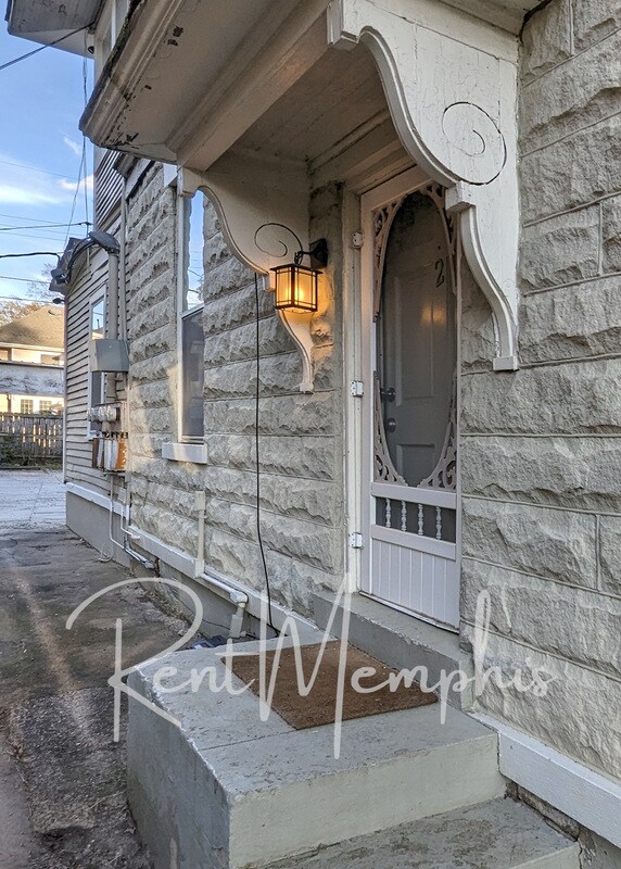 Building Photo - 302 Garland St