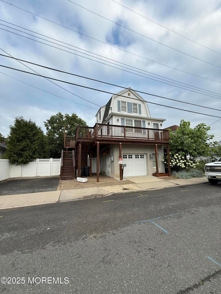 Primary Photo - 66 Sea Drift Ave