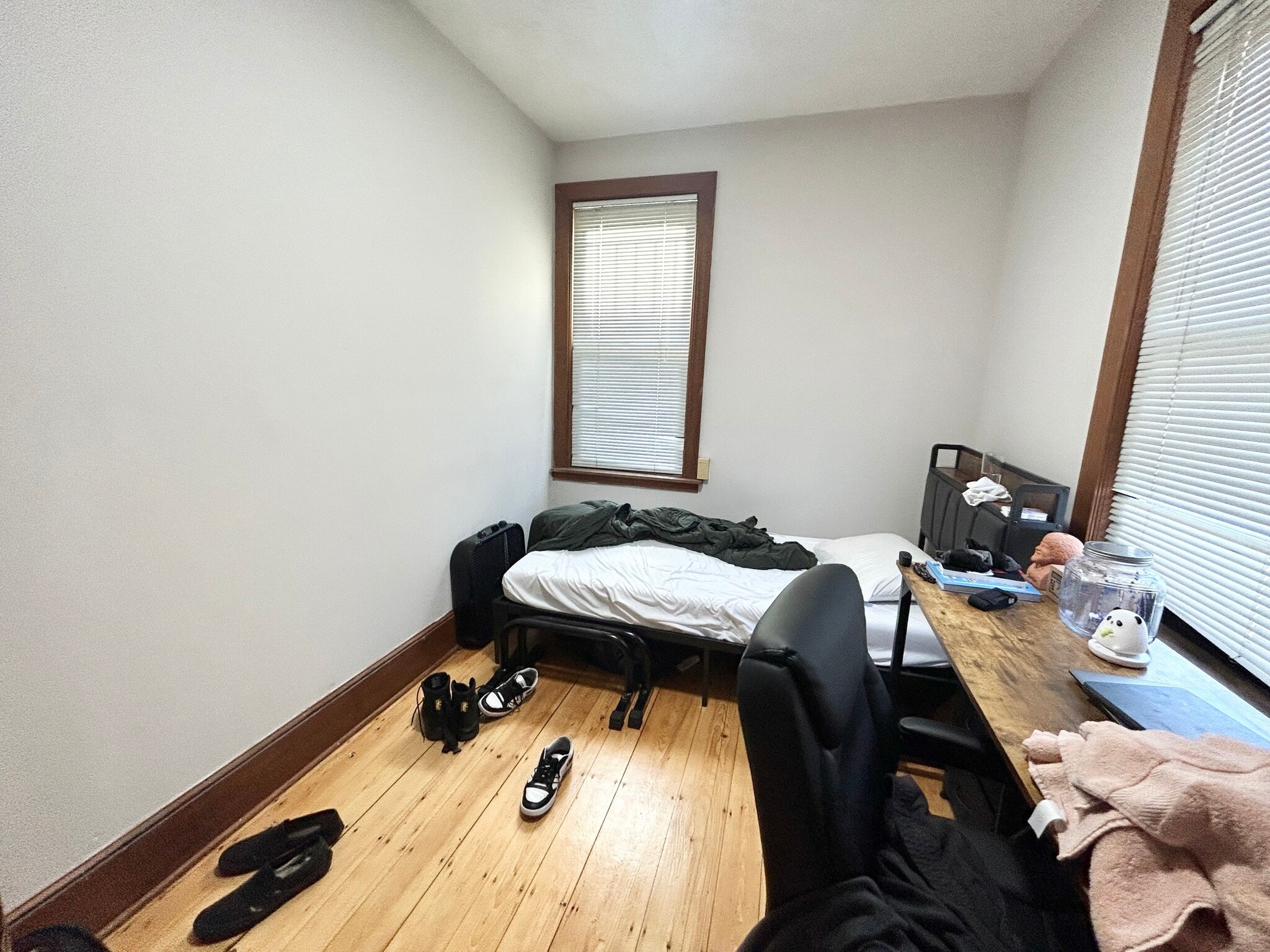 Building Photo - 1568 Tremont St