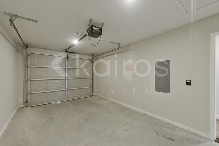 Building Photo - 122 Cottage Grove Rd