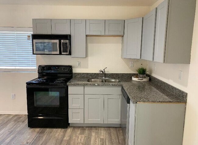 Building Photo - --MadisonSt