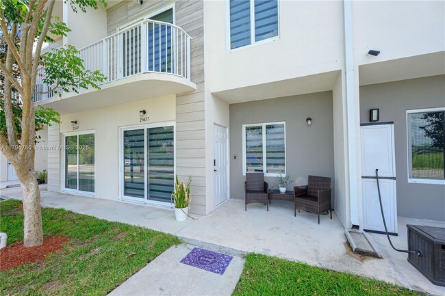 Building Photo - 25689 SW 144th Ave