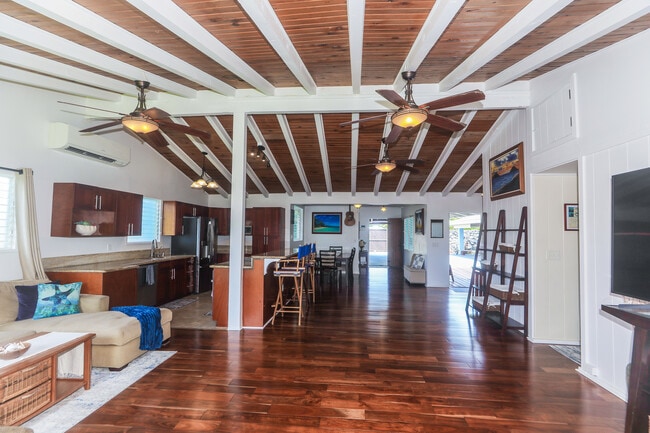 Building Photo - 372 Ilimalia Loop