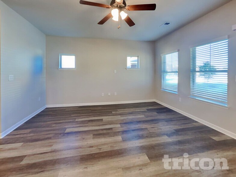 Building Photo - 748 Galveston Way