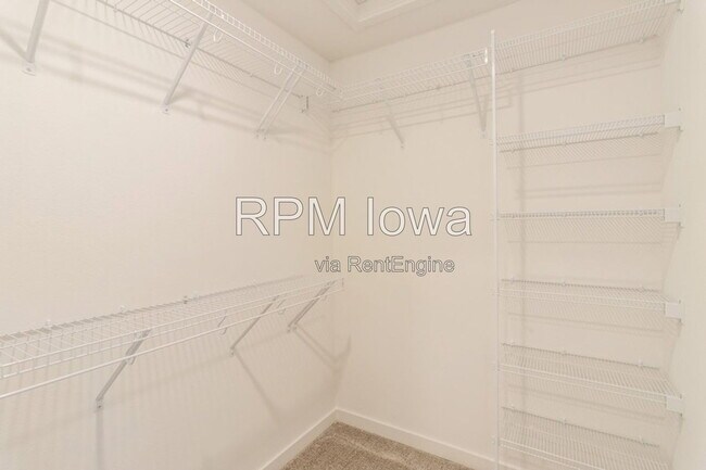Building Photo - 1241 NW Yorktown Dr