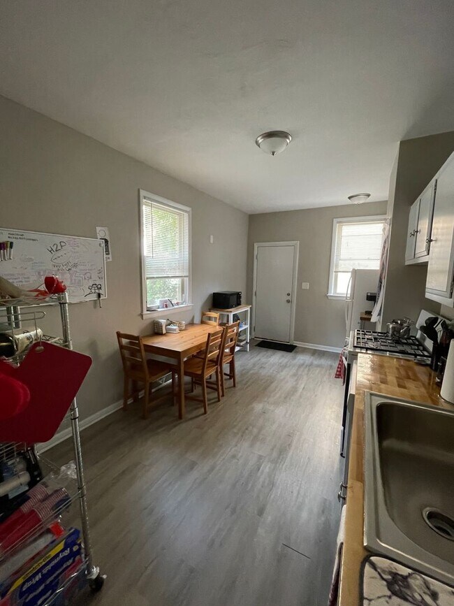 Building Photo - 405 McKee Pl