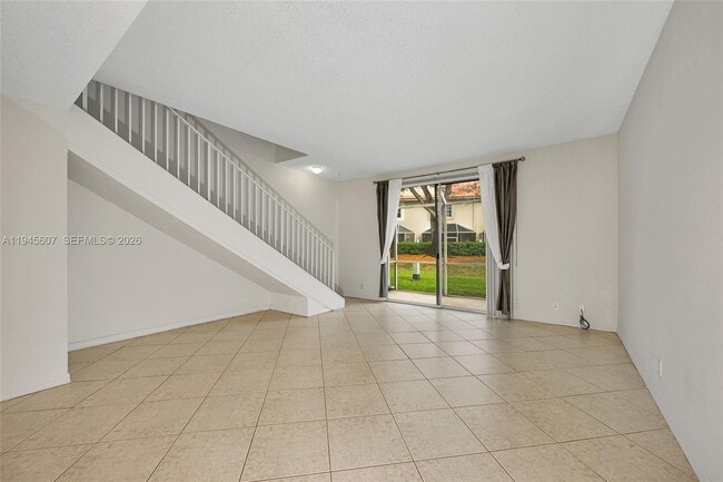 Building Photo - 1210 Sorrento Dr