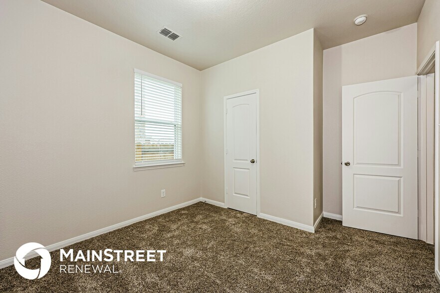 Building Photo - 9425 Bald Cypress St