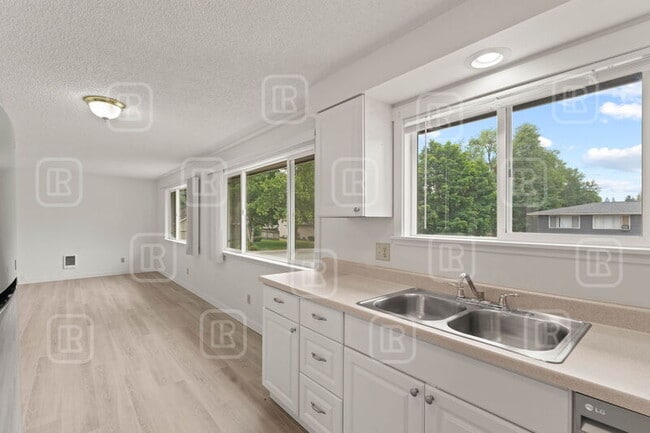 Building Photo - PC- 3251 North 7th Street - 4