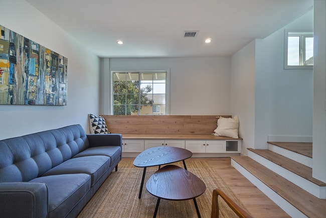 Building Photo - 152 S Serrano-2A