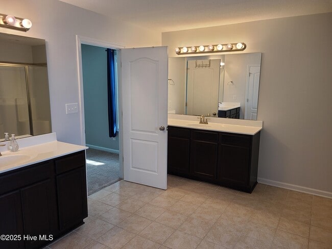 Building Photo - 110 Regatta Way
