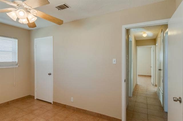 Building Photo - 611 Johns Dr