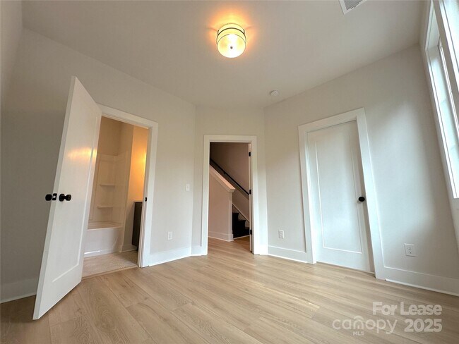 Building Photo - 1358 Briar Creek Rd