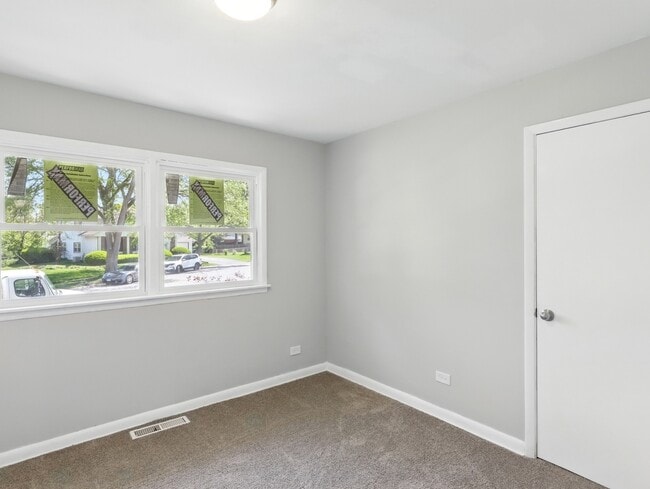 Building Photo - 17704 Grandview Dr