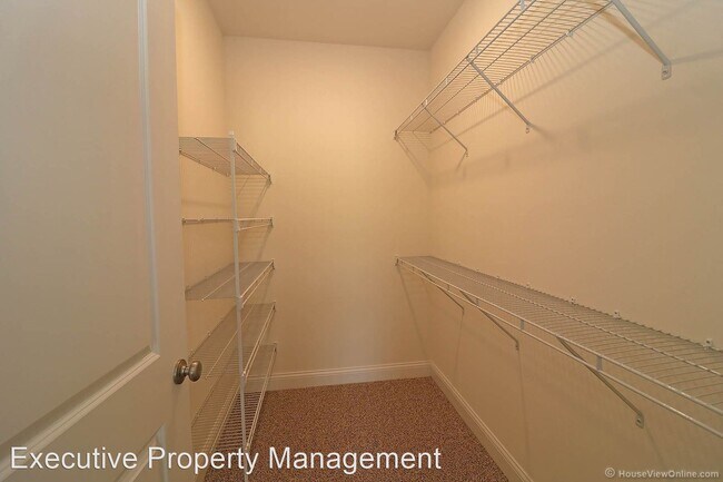 Building Photo - 2028 Walden Pond Way