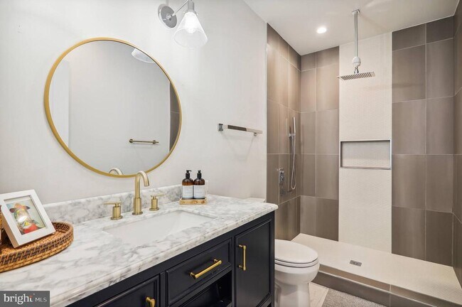 Building Photo - 416 Longfellow St NW