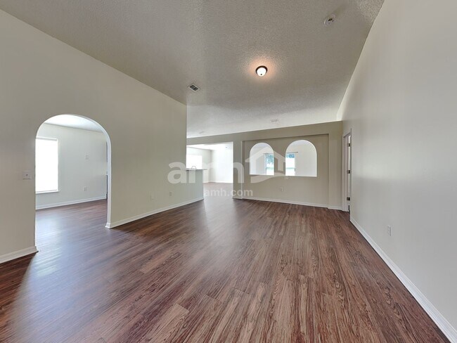 Building Photo - 16019 Horizon Ct