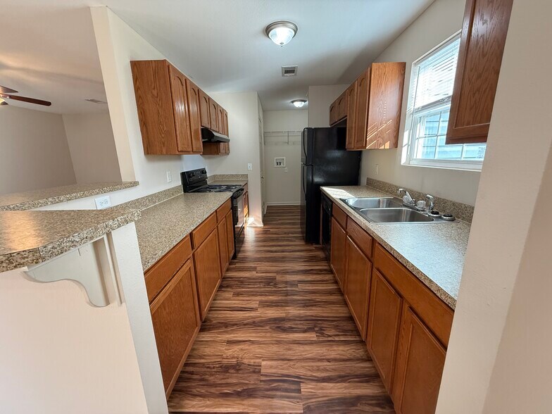 Kitchen - 640 Whitson Chapel Rd