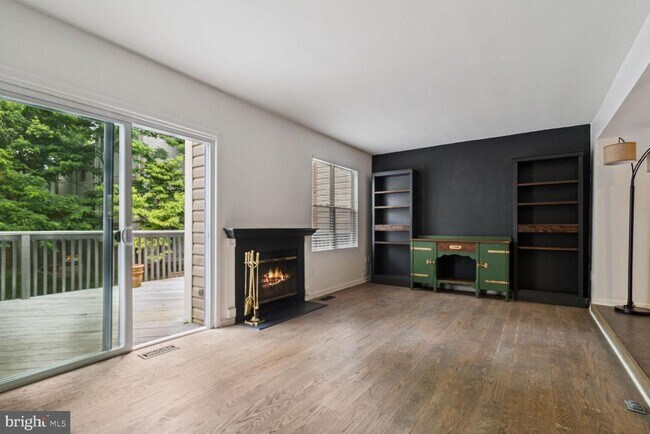 Building Photo - 2849 Schoolhouse Cir